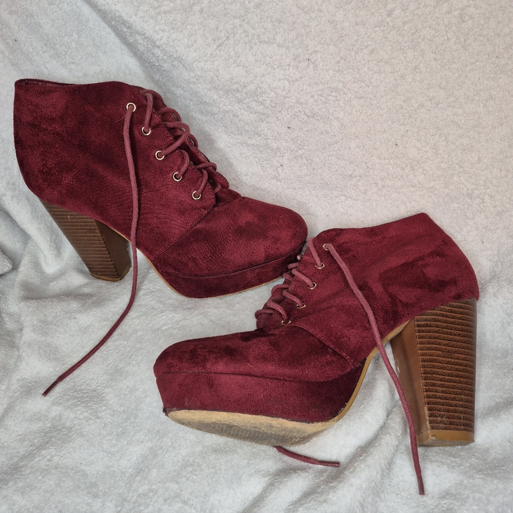 Women's Burgundy Lace-Up Ankle Boots